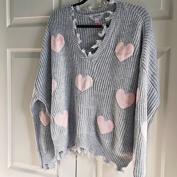 No Boundaries Gray Sweater w Fringe & Pink hearts. XXL NWOT see below for note - Picture 5 of 11